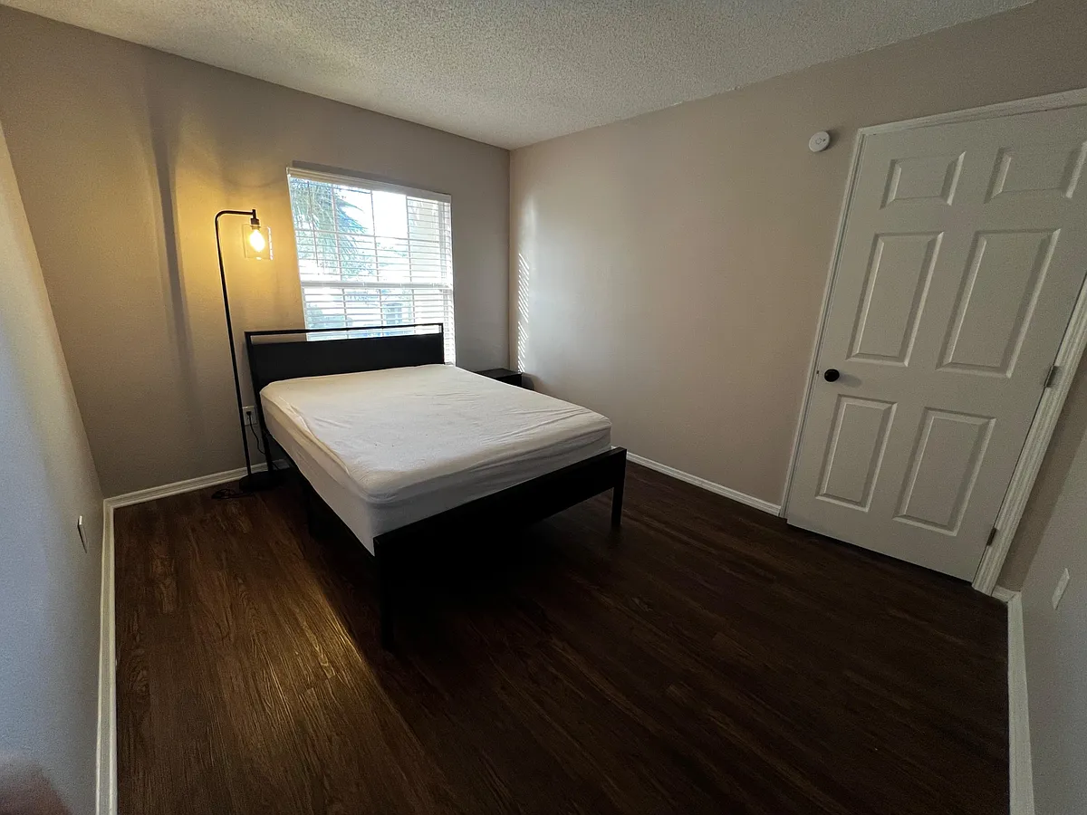 Building Photo - Timberbend Cir