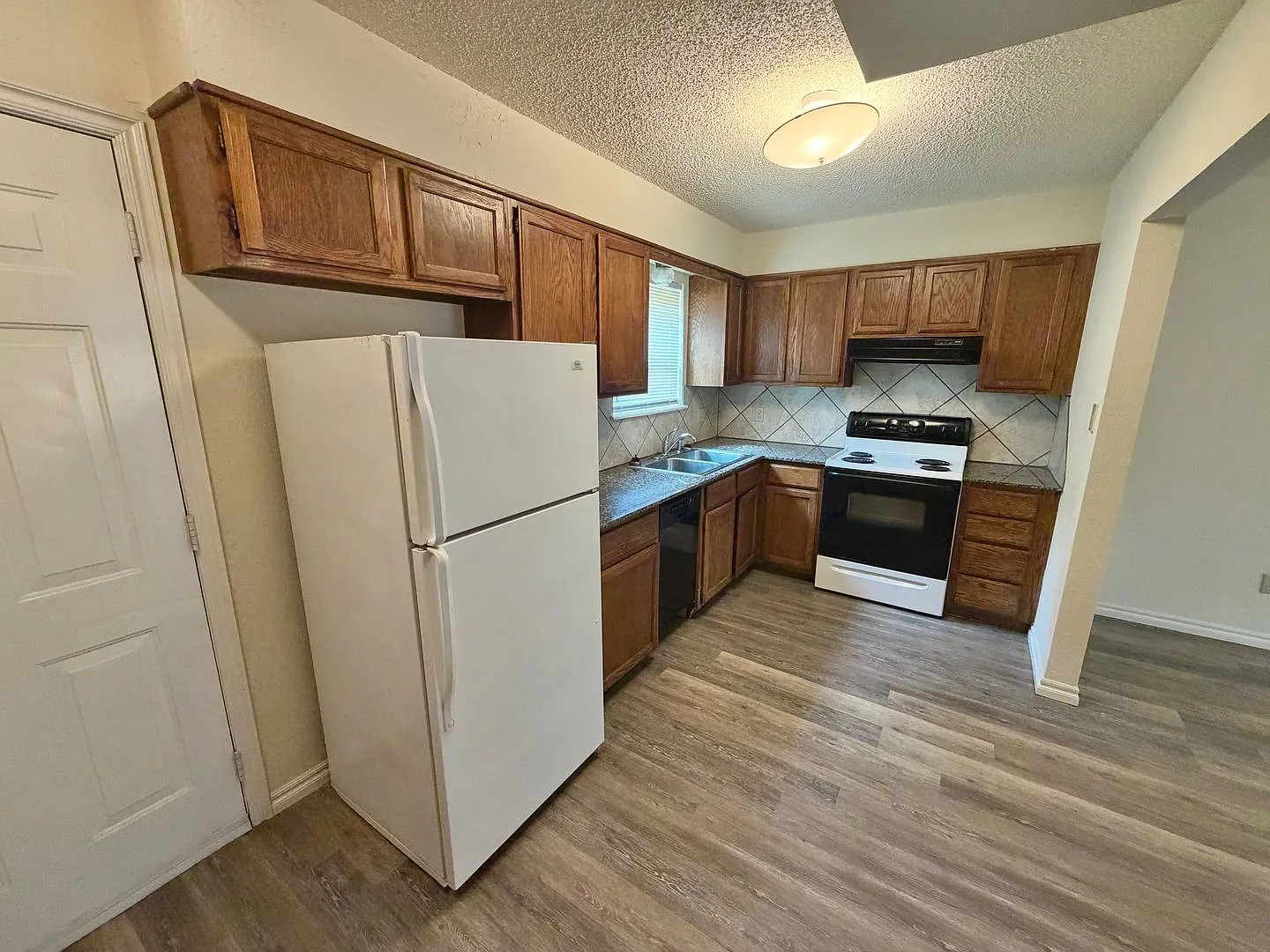 Town Houses — Photo 3