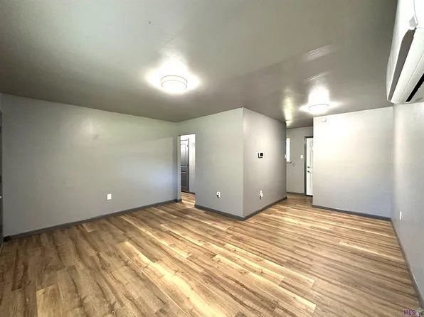 5911 Matthews St, Baton Rouge, LA 70812
