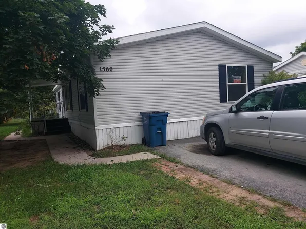 1560 Paul Pl, Traverse City, MI 49686