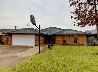 11865 SW 4th St, Yukon, OK 73099