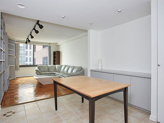 5th image of 44 W 62nd St APT 6E