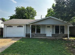 207 Ward Ave, Poteau, OK 74953