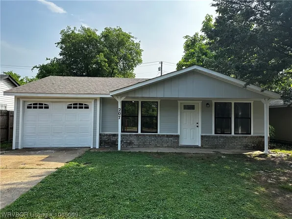 207 Ward Ave, Poteau, OK 74953