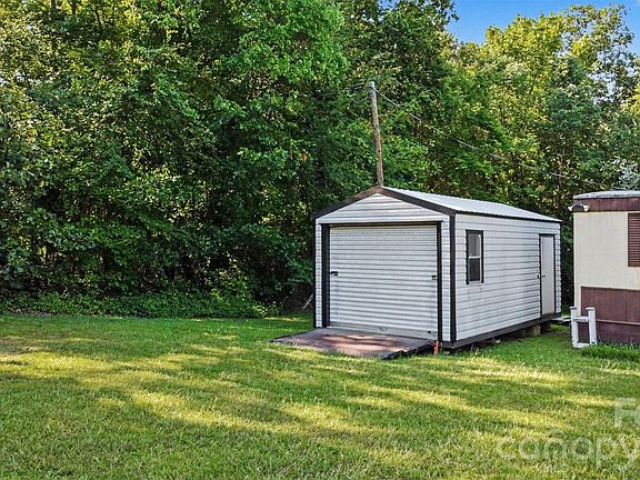 5th image of 2156 John Everall Rd