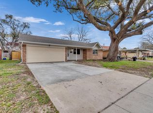 501 Arbor Dr, Deer Park, TX 77536