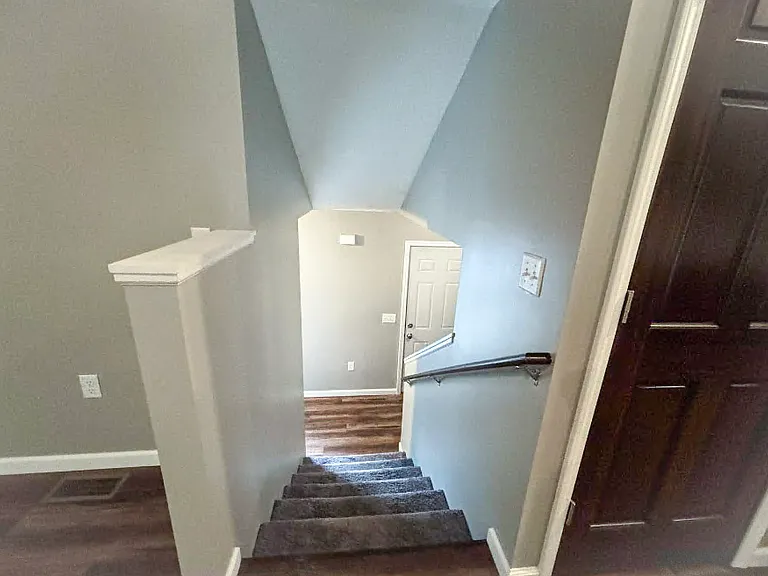 1987 Southridge Ave #3 — Photo 9