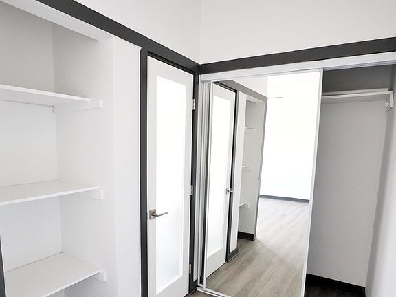 5th image of 906 Pacific Ave #3A