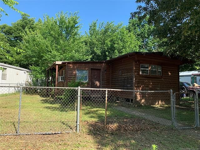 2nd image of 13840 S Zenith St