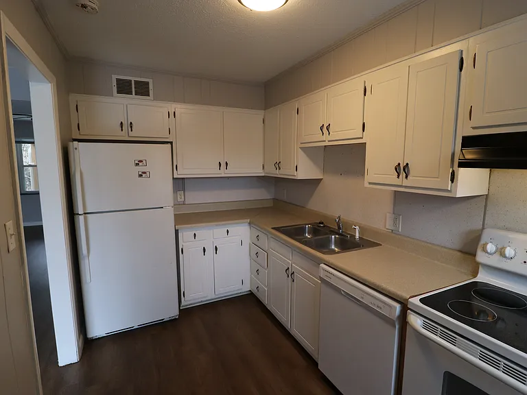 952 Chadwick Dr #7 — Photo 2