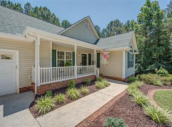 3rd image of 515 Sara Ct