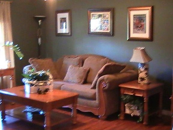 5th image of 611 Hollow Dr