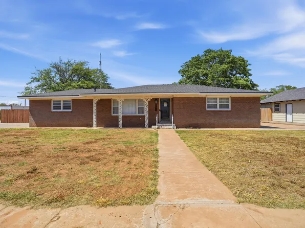 1114 8th St, Olton, TX 79064