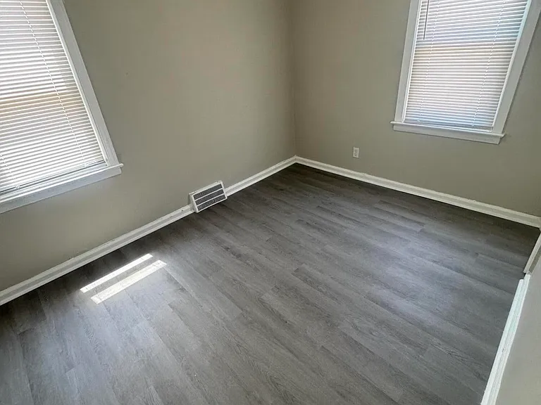 14603 Washburn St — Photo 9
