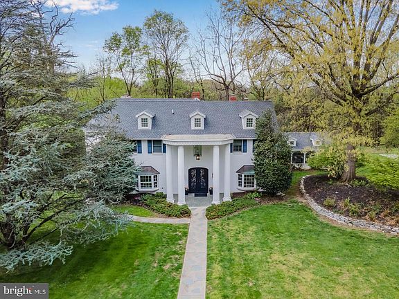 2nd image of 1485 Fairmont Dr