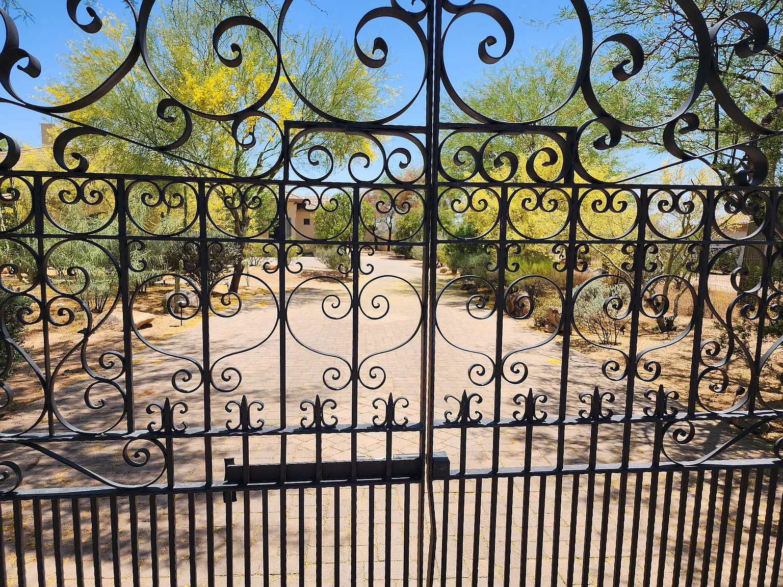 6 bed, 5000 sqft, $11,500 — Photo 4