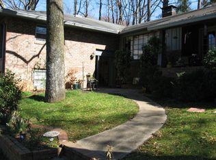 1370 Riverside Rd, Roswell, GA 30076