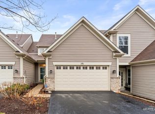 381 Hickory Ln, South Elgin, IL 60177