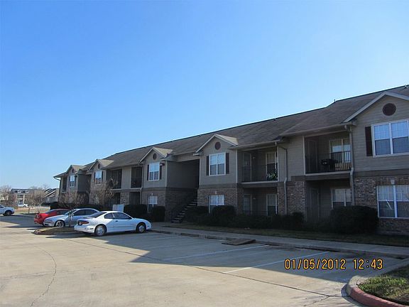 2nd image of 100 Deacon Dr APT 204