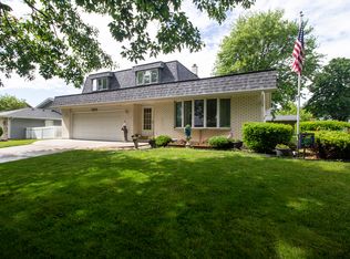 907 Lark St, Peotone, IL 60468