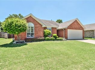 332 El Rio Dr, Mesquite, TX 75150