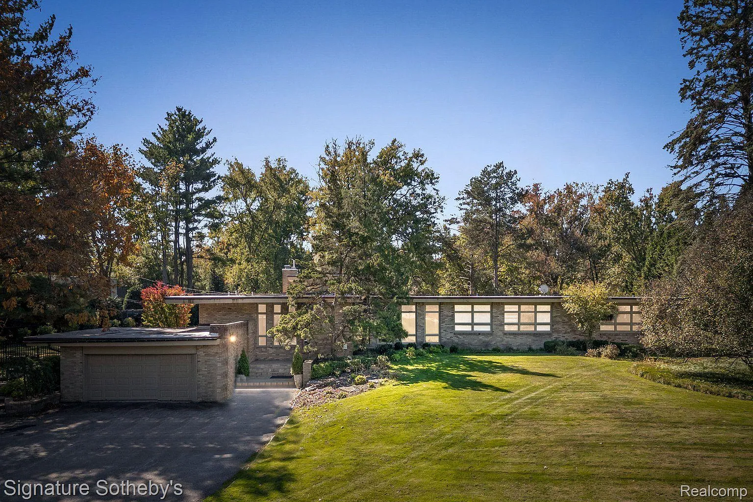 5280 Brookdale Rd photo 1
