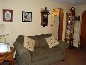 4th image of 28 Moulton Ave