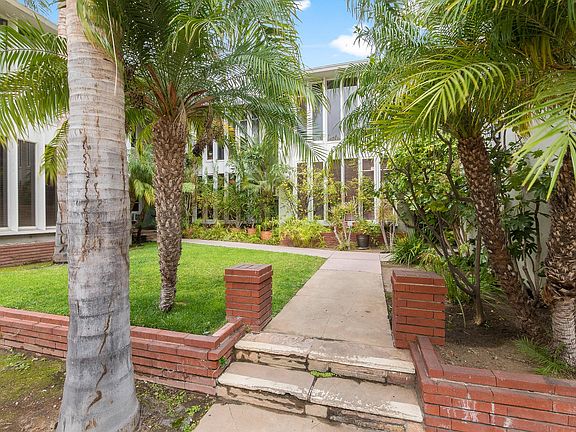 2nd image of 1233 N Crescent Heights Blvd APT 1