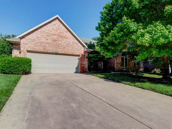 1343 N Fenchurch Lane, Springfield, MO 65802