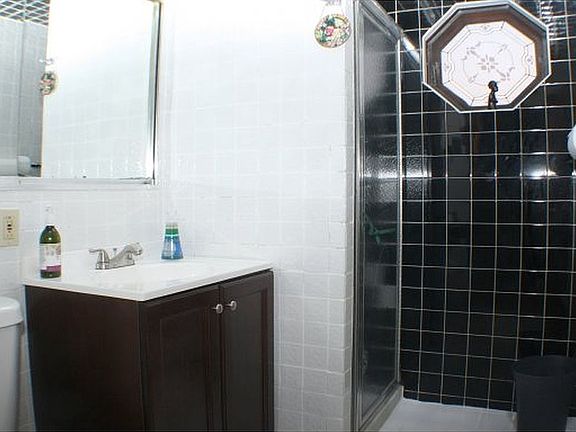 5th image of 1643 E 92nd St #1