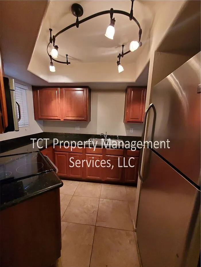 2 bed, 2.5 bath, 1145 sqft, $1,750 — Photo 4