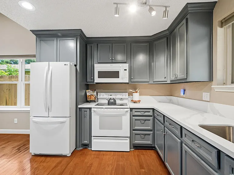 17511 Favor Bend Ct — Photo 22