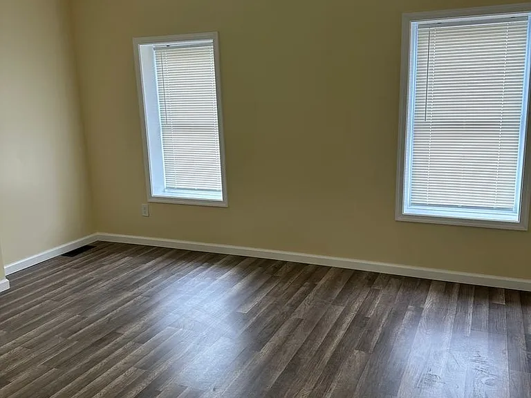 922 Forrester Ave — Photo 8