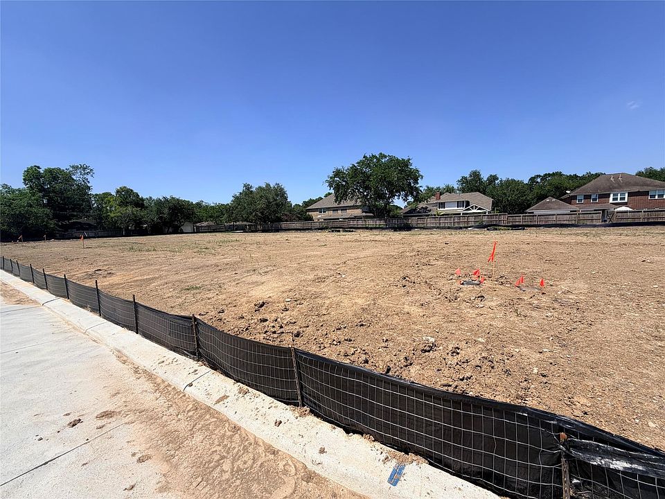 2nd image of 1203 Oaklen Ct Lot 14