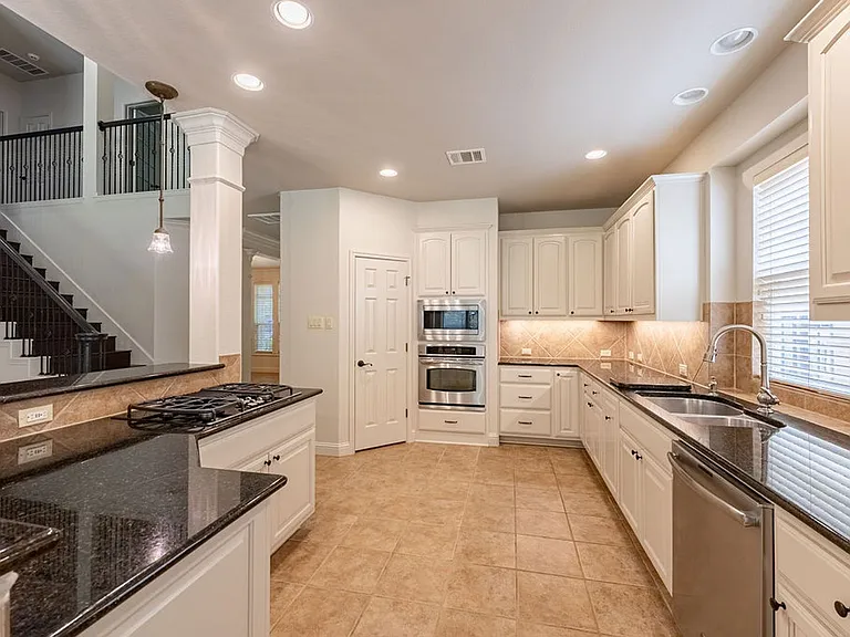 7909 Adelaide Dr — Photo 9