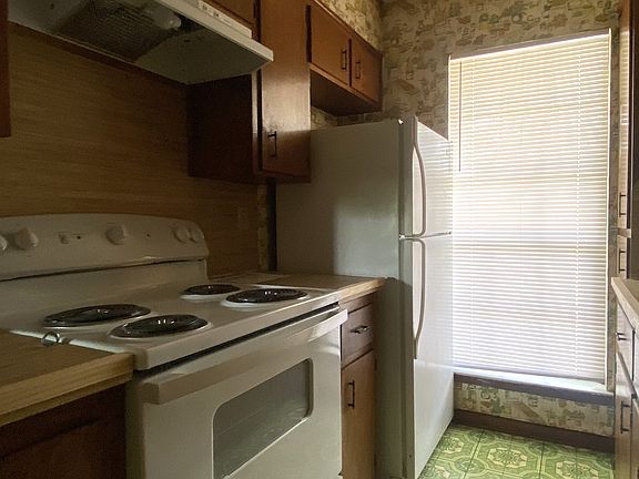 2nd image of 1105 Parmer Ave #4