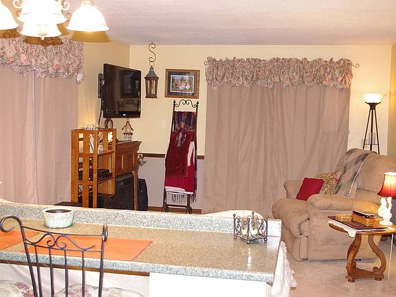 Family Room/Kitchen Combo