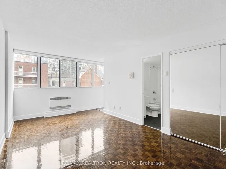33 Isabella St #205 — Photo 10