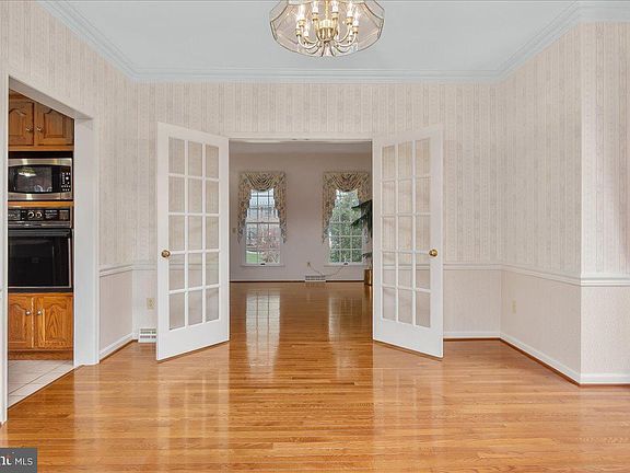 4th image of 10808 Archer Ln