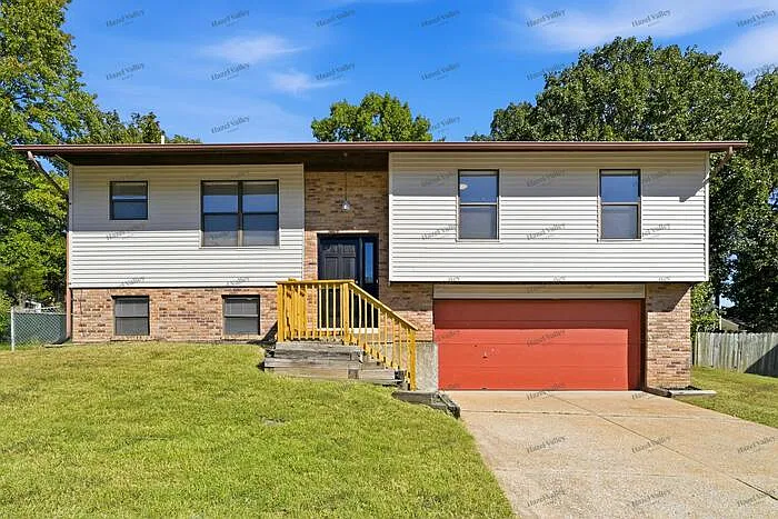2131 S Oaks Dr
