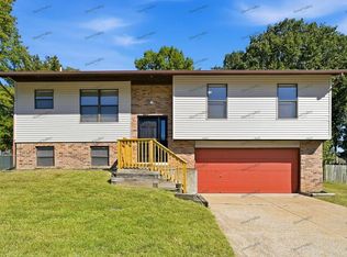 2131 S Oaks Dr, Barnhart, MO 63012