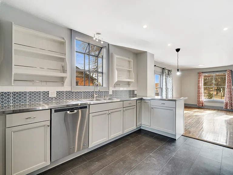 840 Hill Ave — Photo 6
