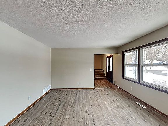 5th image of 2782 Hilltop Ct