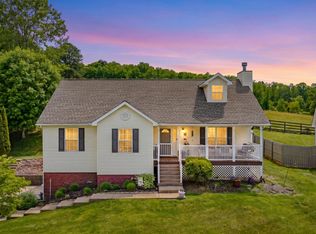 1125 Robins Meadow Ln, Bristol, TN 37620