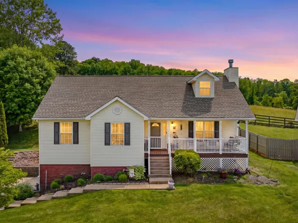 1125 Robins Meadow Ln, Bristol, TN 37620