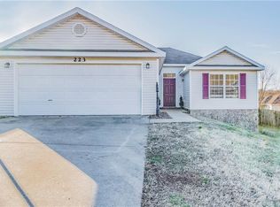 223 Holly St, Huntsville, AR 72740