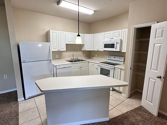 4th image of 1610 Raena Dr Unit 303