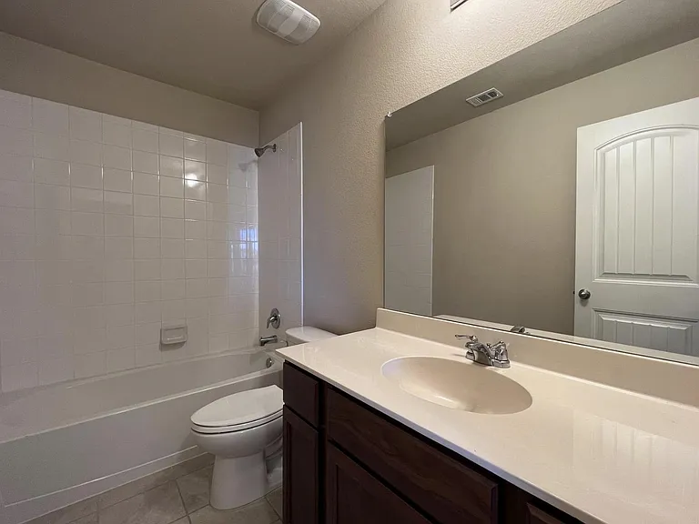 319 Plum Dr — Photo 16