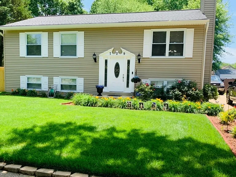 709 Elkhurst Pl — Photo 1