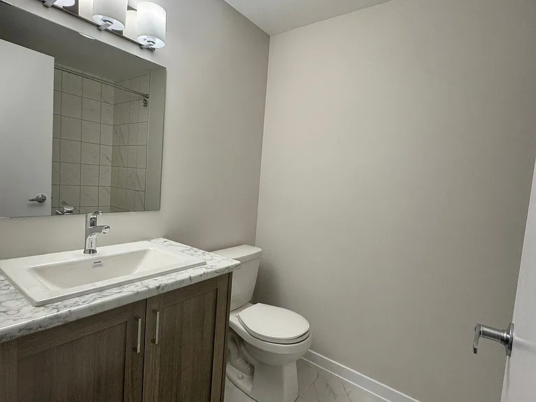 534 Oldenburg Ave — Photo 8